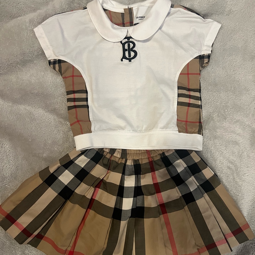 Girls 2 Piece Burberry Set